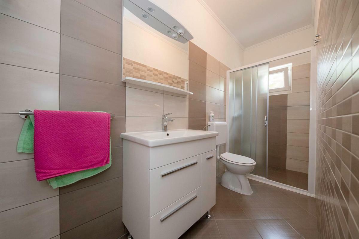 Apartman Jasmina Banjol Екстер'єр фото