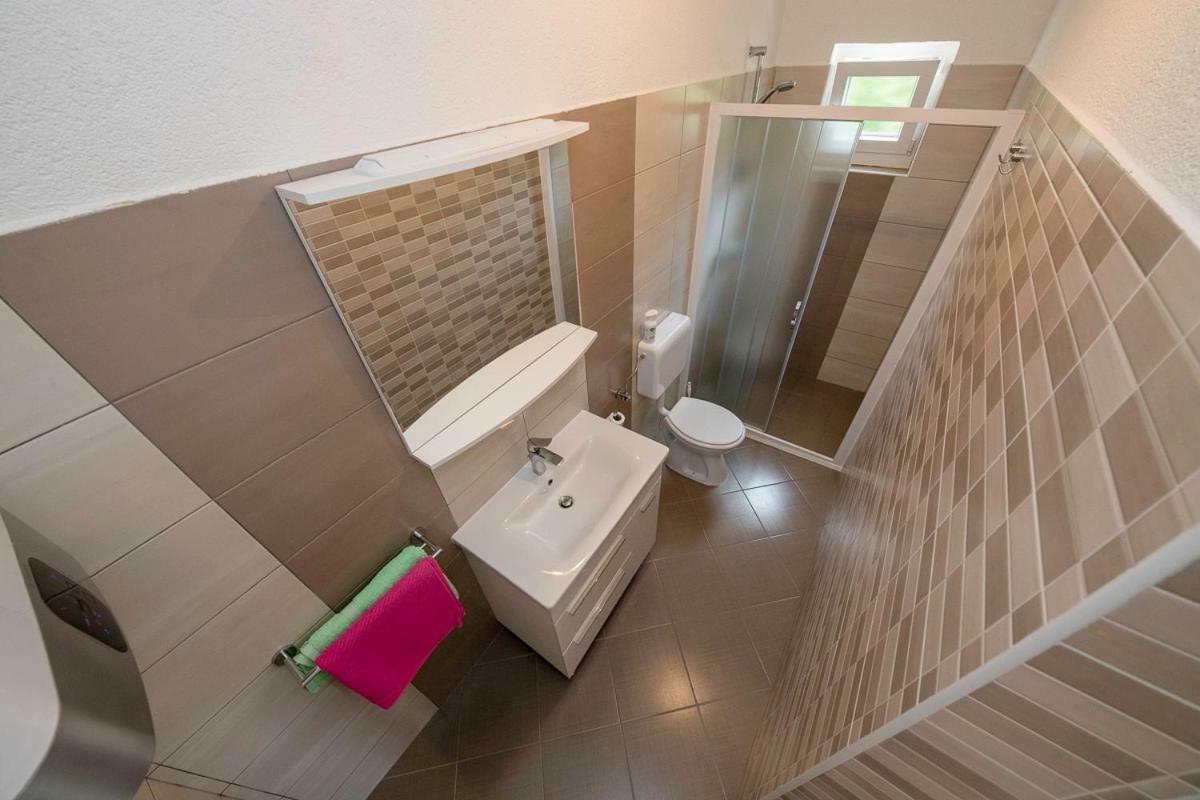 Apartman Jasmina Banjol Екстер'єр фото