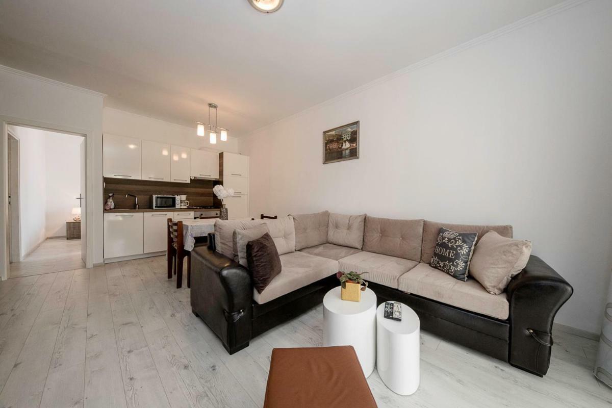 Apartman Jasmina Banjol Екстер'єр фото