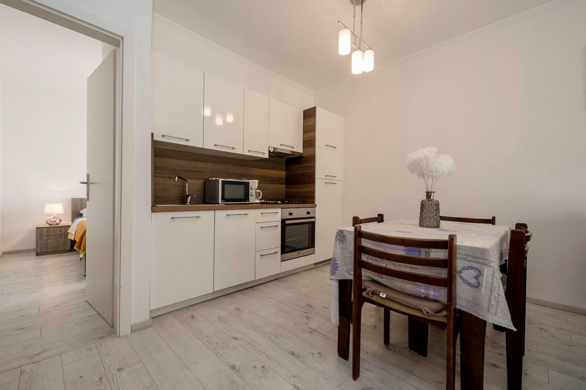 Apartman Jasmina Banjol Екстер'єр фото