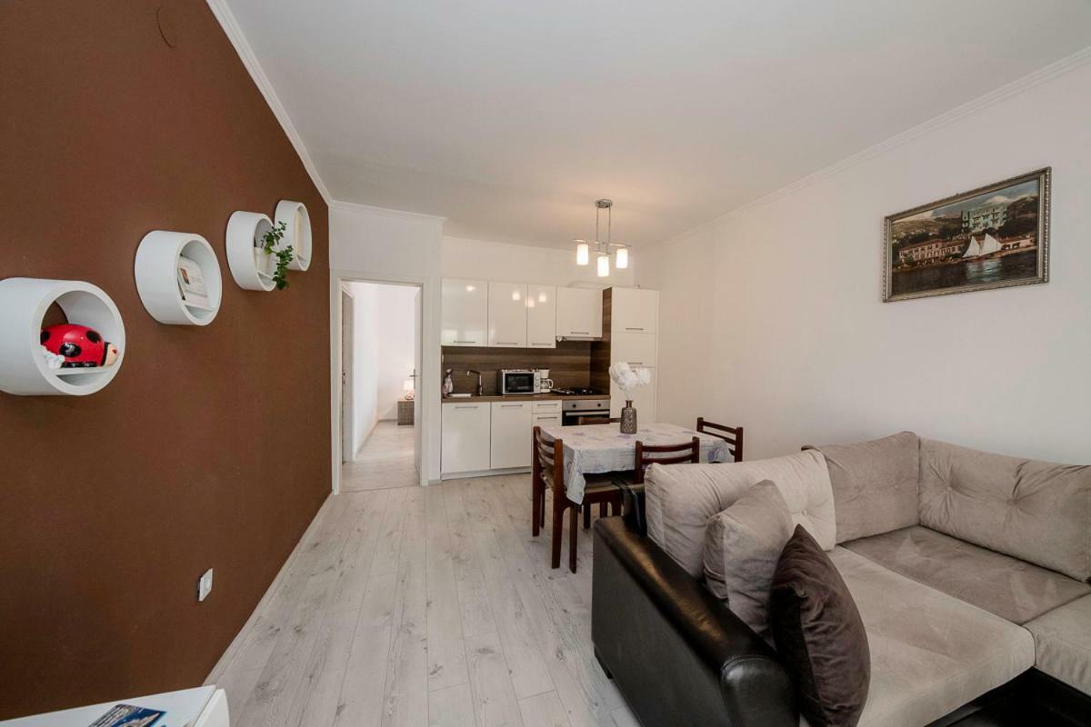 Apartman Jasmina Banjol Екстер'єр фото