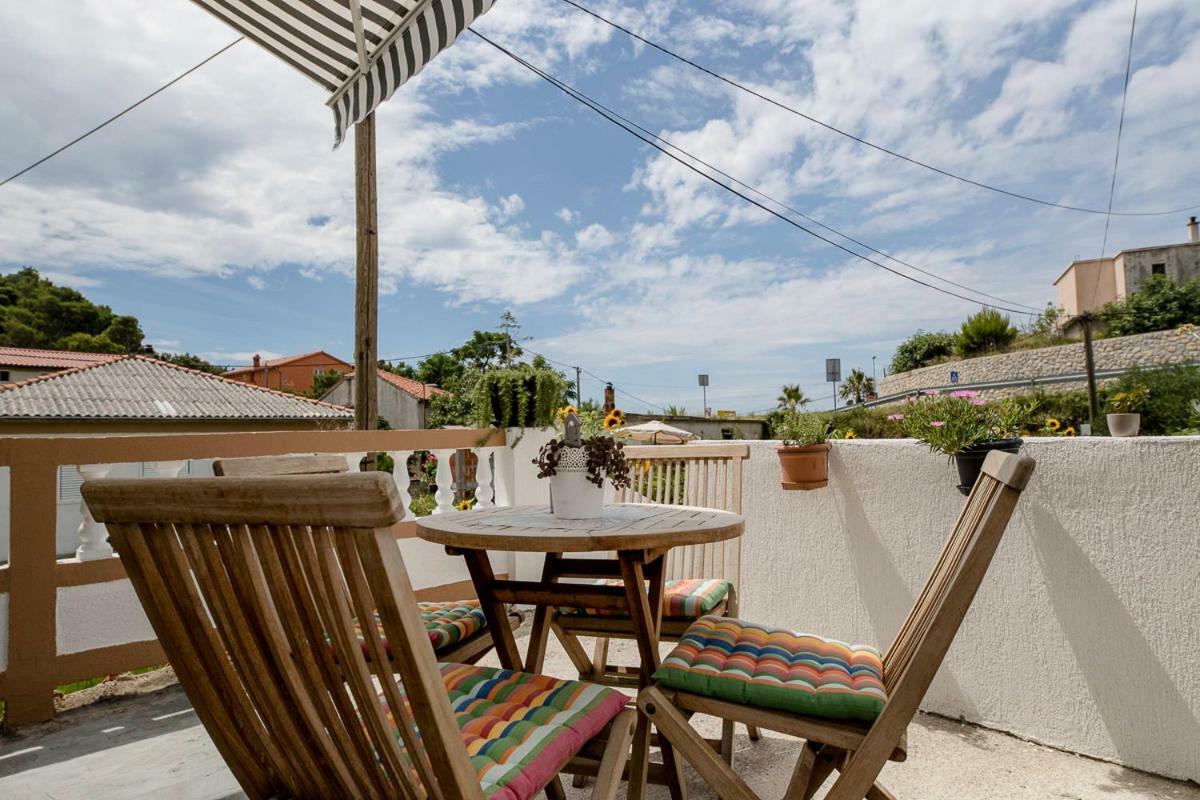 Apartman Jasmina Banjol Екстер'єр фото