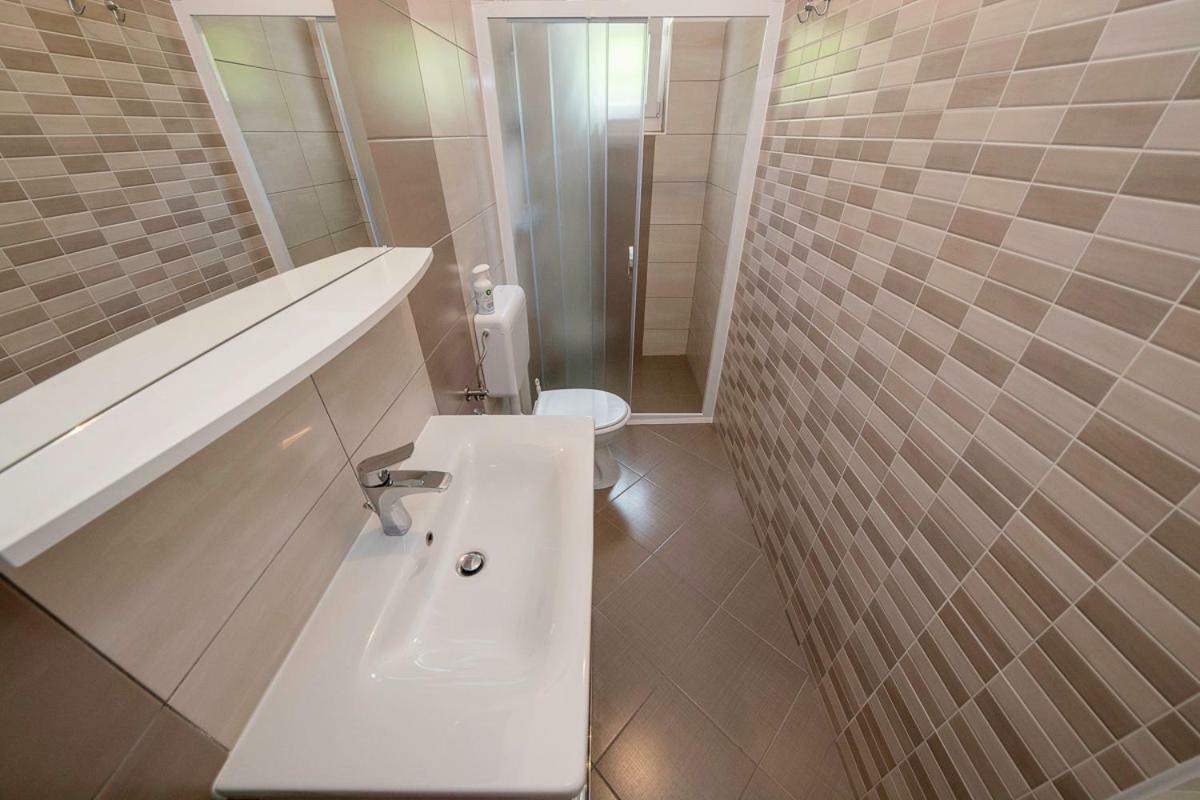 Apartman Jasmina Banjol Екстер'єр фото