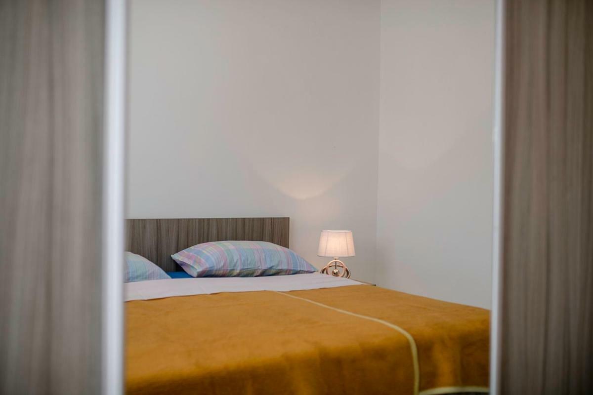 Apartman Jasmina Banjol Екстер'єр фото